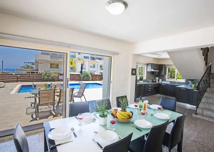 Delfini 16 * Protaras